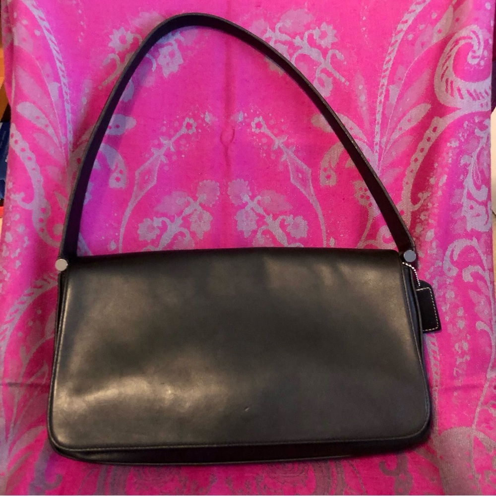 ❌SOLD❌Coach Vintage Whitney East West Flap 9179